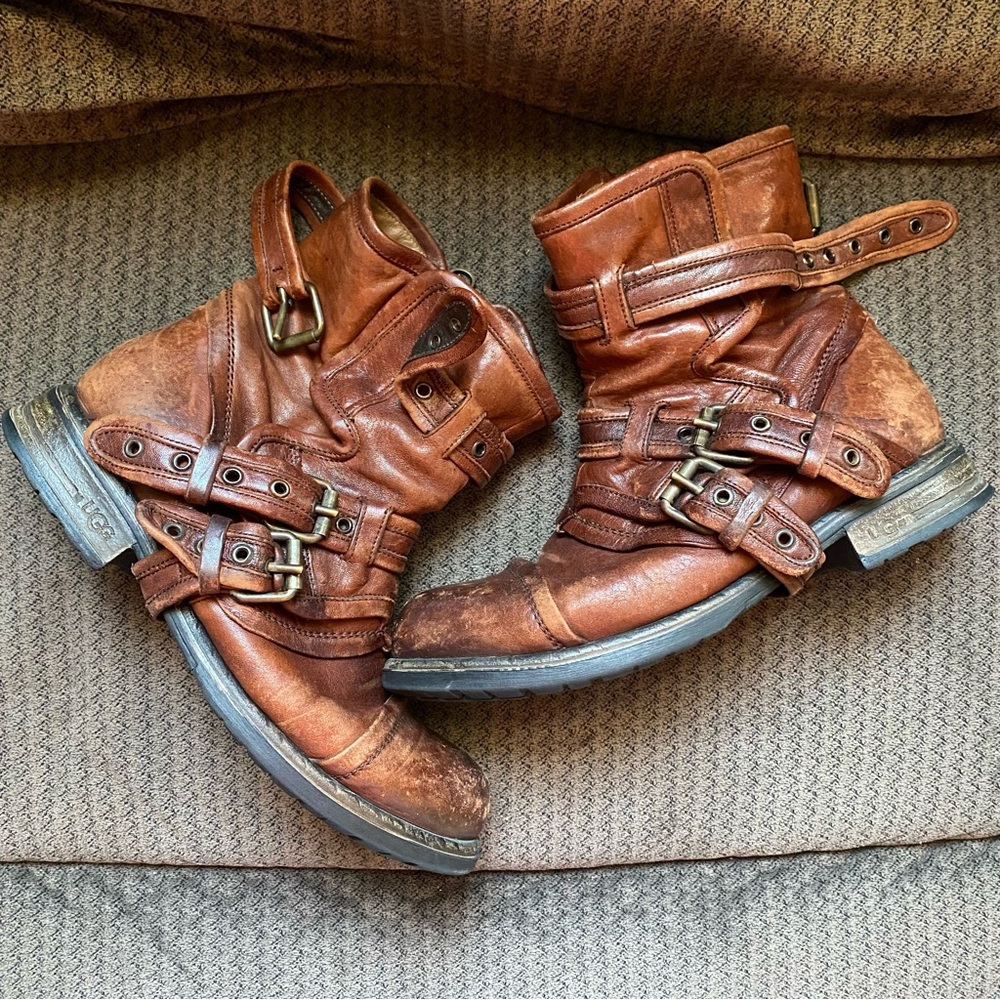 Size 8 Elisabeta Moto Ugg Collection Womens Leather Boots